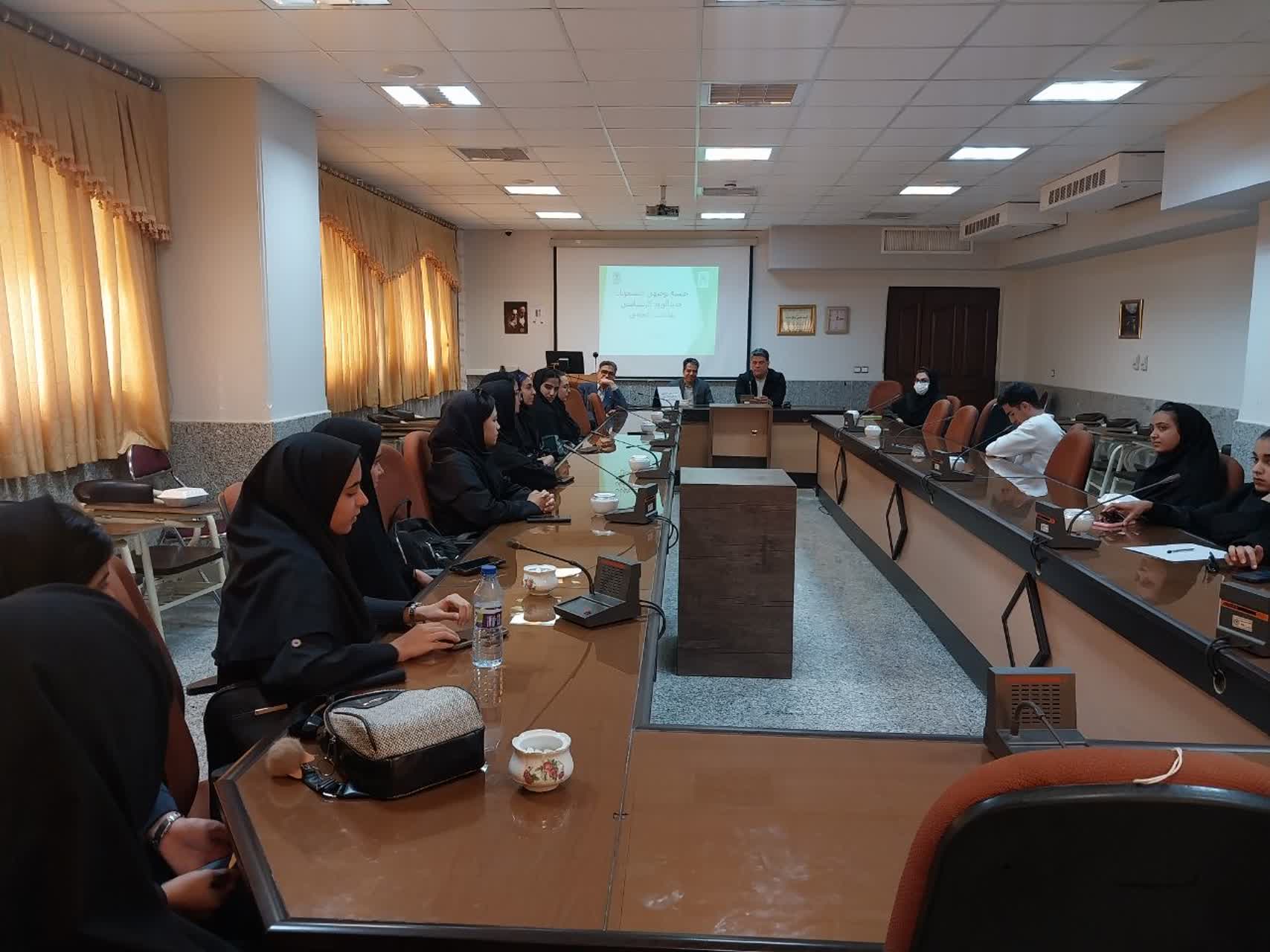 برگزاری جلسه‌ توجیهی دانشجویان کارشناسی پیوسته بهداشت عمومی ورودی مهر ۱۴۰۴